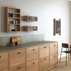 Andersen Furniture – A-Podium Shelf, 70 x 10 x 52 cm, chêne laqué blanc mat