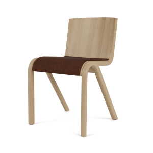 Audo – Ready Dining Chair, assise rembourrée, chêne naturel / bouclé bordeaux