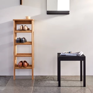 Form & Refine – A Line Étagère à chaussures 72 cm, chêne